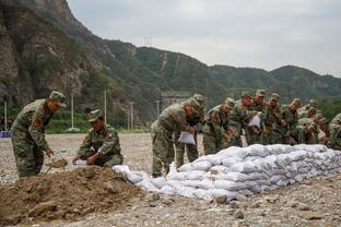 普吉本场数据：错失1次进球机会，4次拦截3次射正，评分7.9